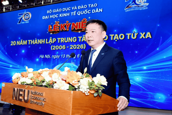 PGS.TS Bùi Huy Nhượng – Phó Giám đốc Đại học phát biểu