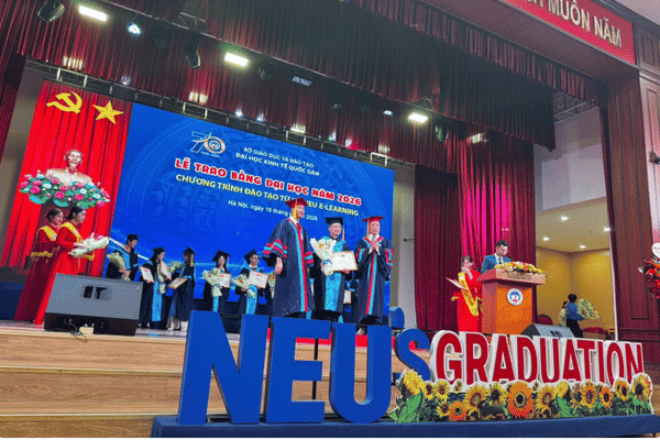 Lễ bế giảng NEU hệ từ xa miền Bắc 16/08/2026