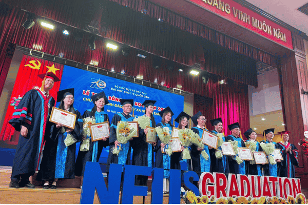 Lễ bế giảng NEU hệ từ xa miền Bắc 16/08/2026