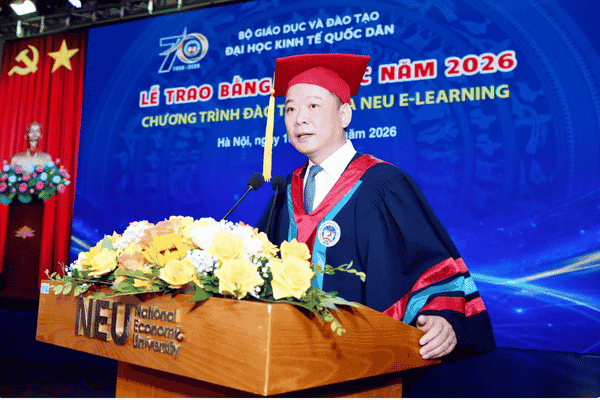 PGS.TS Bùi Huy Nhượng – Phó Giám đốc Đại học Kinh tế Quốc dân phát biểu