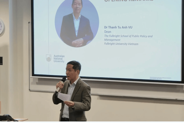 TS. Vũ Thành Tự Anh – Hiệu trưởng Trường Chính sách công và Quản lý Fulbright, Đại học Fulbright Việt Nam phát biểu mở đầu Phiên toàn thể thứ hai.