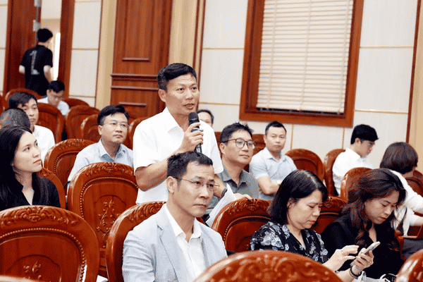 Các đại biểu trao đổi, thảo luận tại Hội thảo