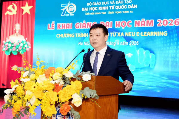 PGS.TS Bùi Huy Nhượng – Phó Giám đốc Đại học Kinh tế Quốc dân phát biểu